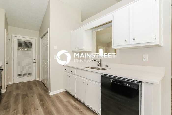 2737 Glendale Dr - Photo 4 of 16