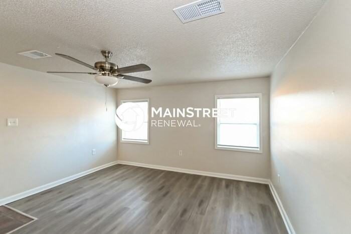 1751 Capri St - Photo 3 of 16