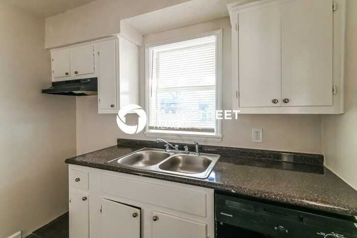 1751 Capri St - Photo 6 of 16
