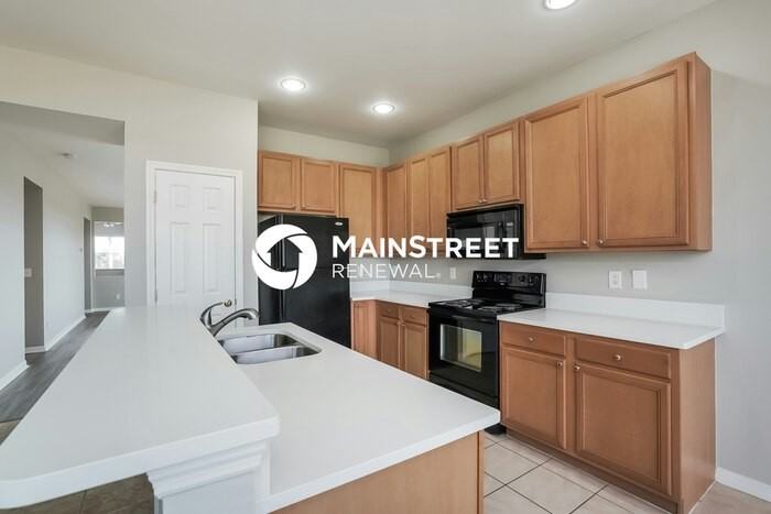 210 Nw 24th Ave - Photo 4 of 16