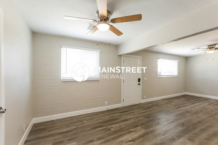 2011 E Burgess Ln - Photo 5 of 16