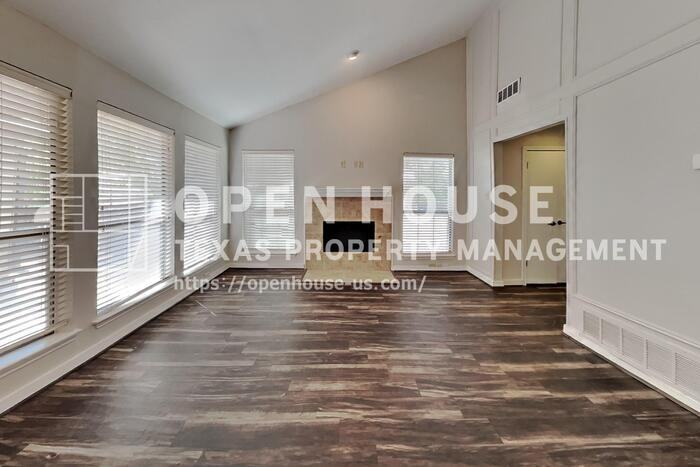 2204 Heritage Cir - Photo 4 of 20