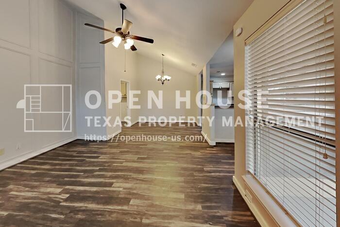 2204 Heritage Cir - Photo 5 of 20