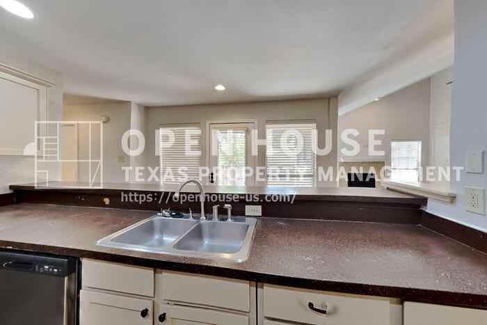 2204 Heritage Cir - Photo 7 of 20