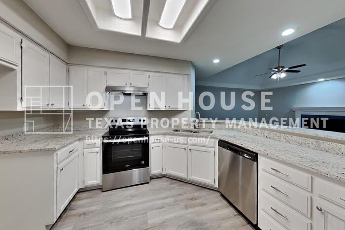 1506 Warwick Dr - Photo 6 of 20