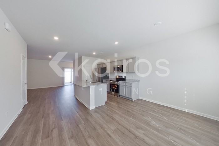 2453 Banyon Cir - Photo 6 of 26