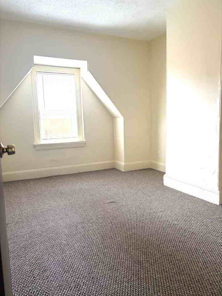 24 Blaine St #1 - Photo 5 of 6
