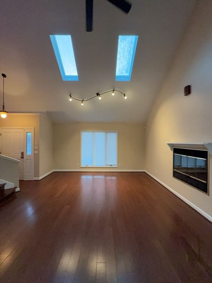 108 Riverwalk Ct - Photo 3 of 12