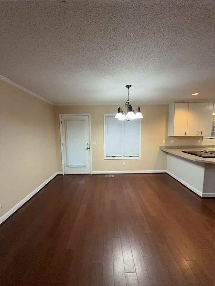 108 Riverwalk Ct - Photo 7 of 12