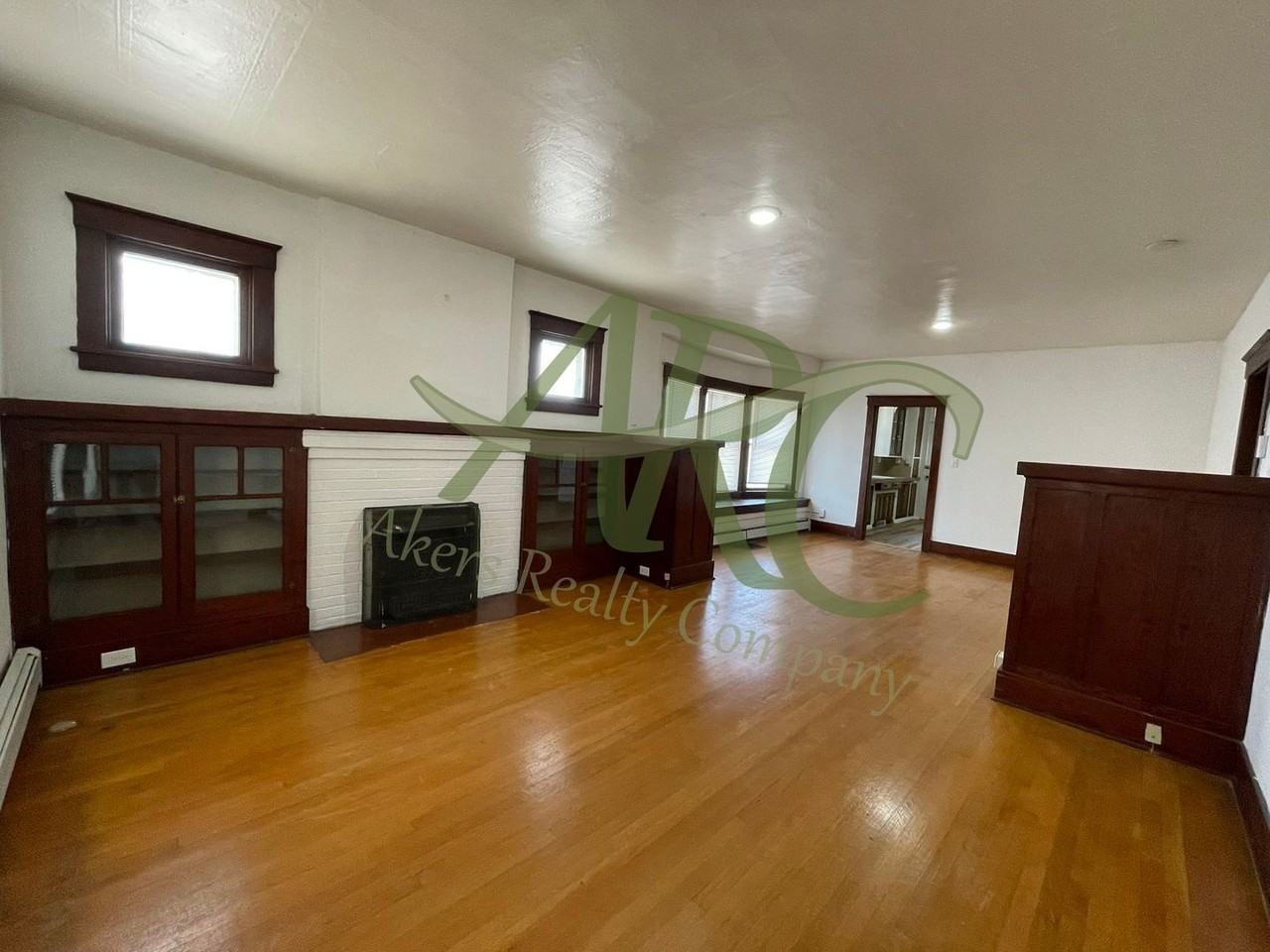 1124 Lake Ave - Photo 3 of 17