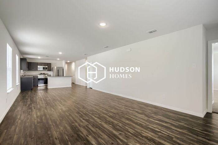 122 Goel St - Photo 3 of 12