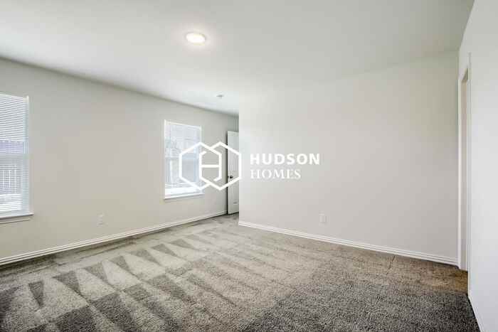 122 Goel St - Photo 6 of 12