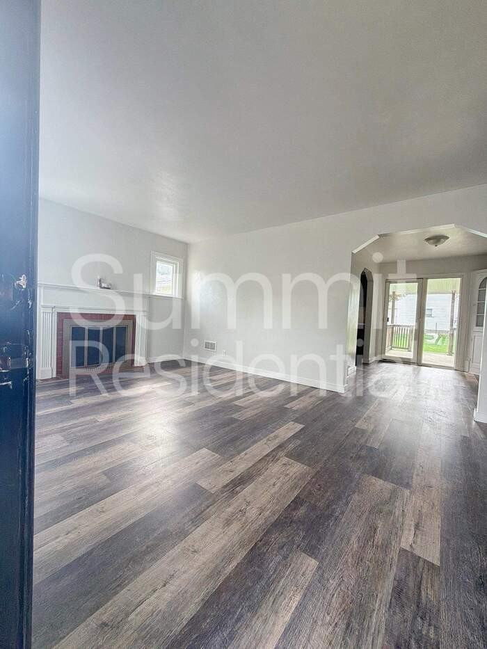 117 Massa Ave - Photo 3 of 21