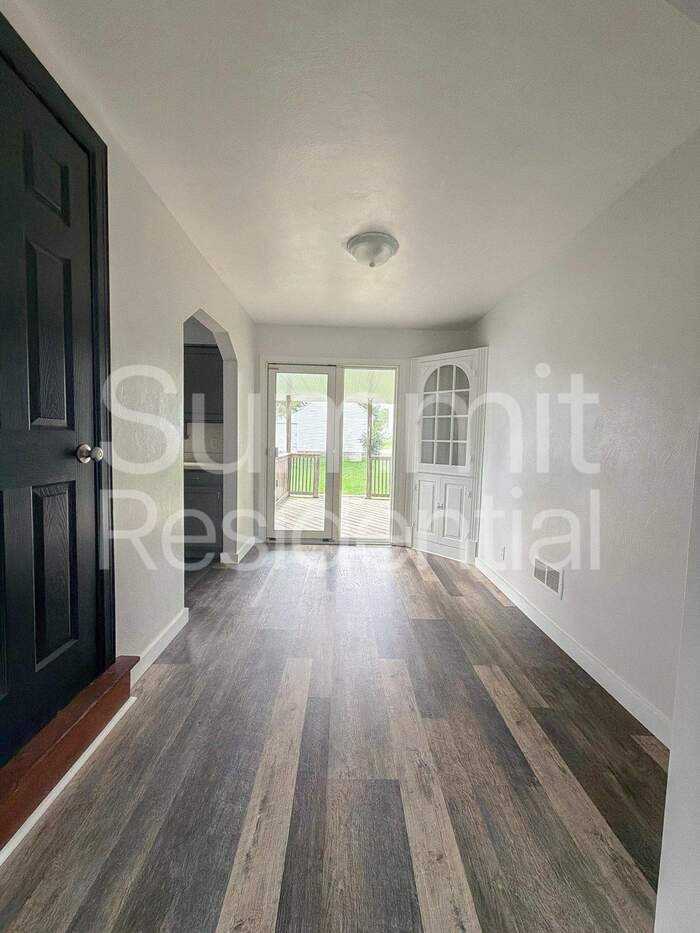 117 Massa Ave - Photo 6 of 21