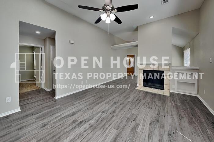 6929 Aston Dr - Photo 4 of 20