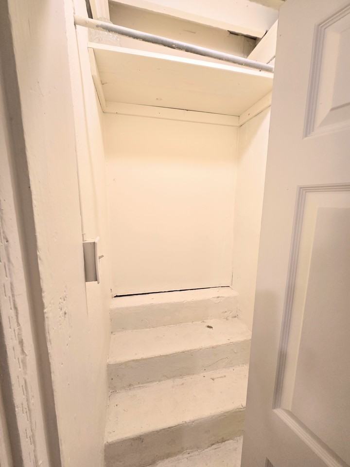 654 E 21st St #3 - Photo 2 of 22