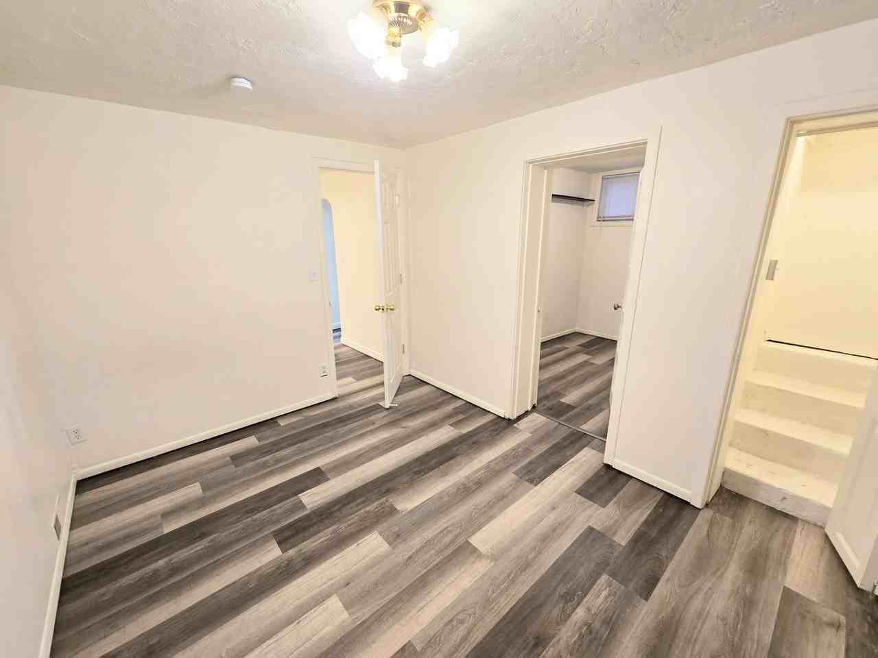 654 E 21st St #3 - Photo 5 of 22