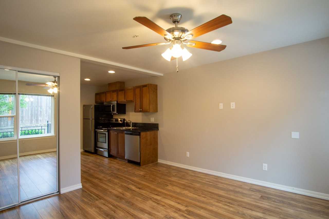 5607/5625 E Burnside St.; 15 NE 57th Ave - Photo 5 of 18