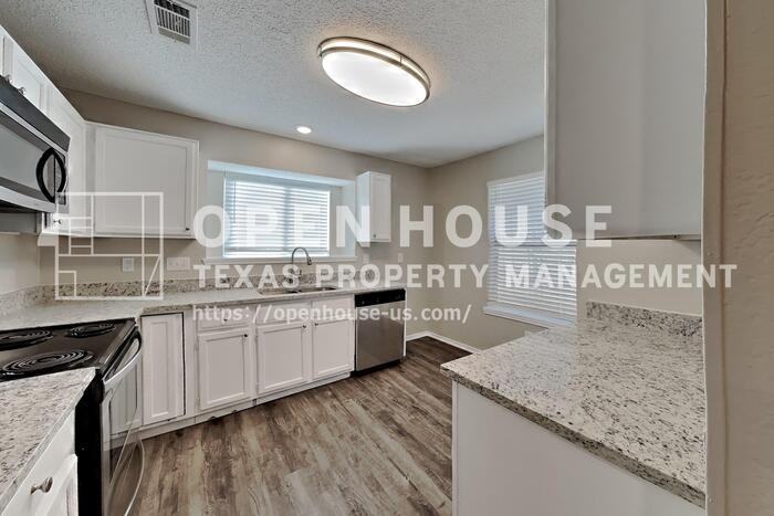 3422 Beech St - Photo 6 of 17