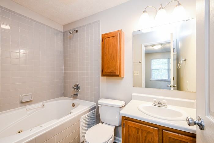 11813 Shannon Pointe Rd - Photo 7 of 11