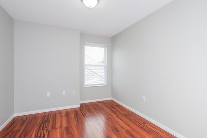 1015 Canterbury Ln - Photo 5 of 10