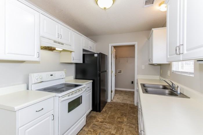 3322 Sugarberry Dr - Photo 3 of 11