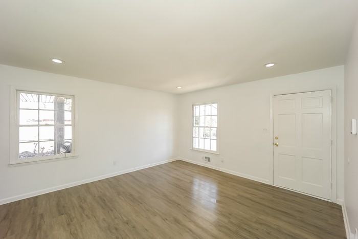 6537 Bussell Way - Photo 3 of 13