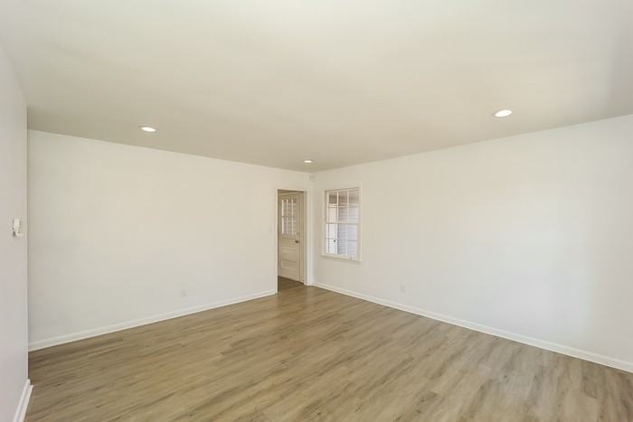6537 Bussell Way - Photo 4 of 13