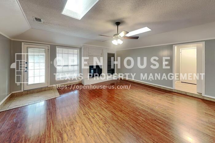 305 Bremen Dr - Photo 5 of 22