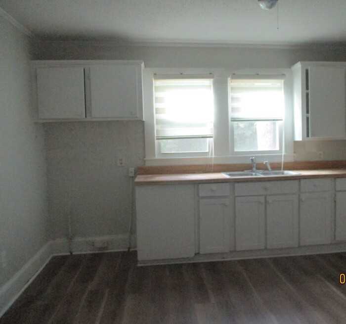 3924 Rock Hill Church Rd - Photo 4 of 10