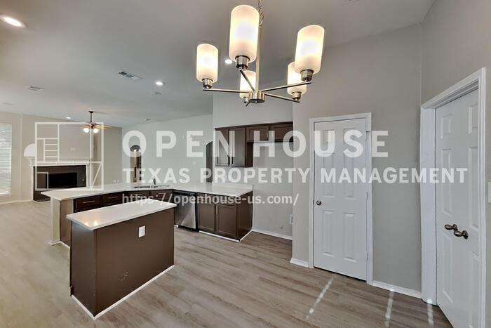 3116 Fox Hollow Dr - Photo 6 of 20