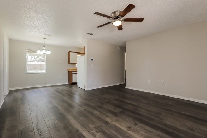 4035 Dietz Rd - Photo 3 of 15