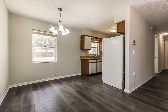 4035 Dietz Rd - Photo 6 of 15
