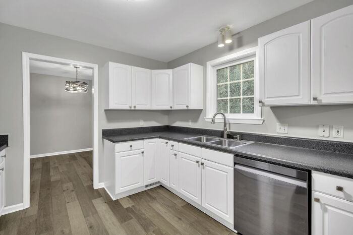 302 Kaplan Ct - Photo 5 of 25