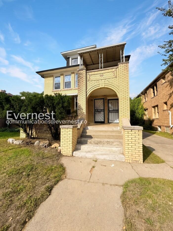 15093 Petoskey Ave