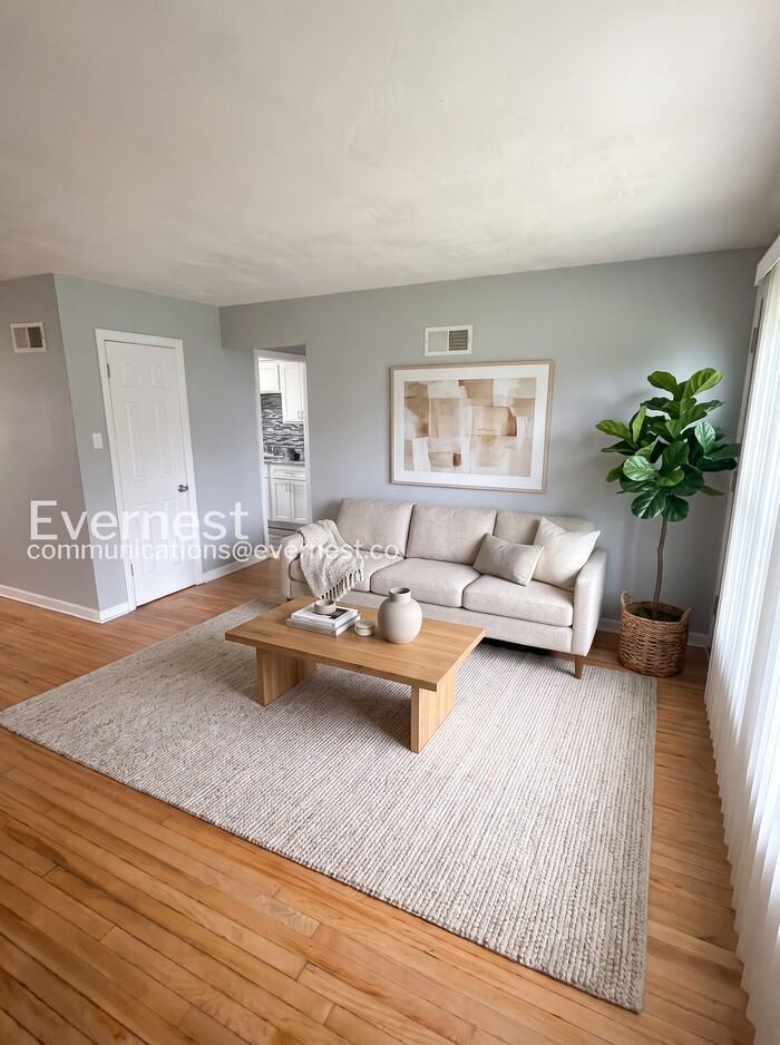 807 Fontaine Pl - Photo 2 of 20