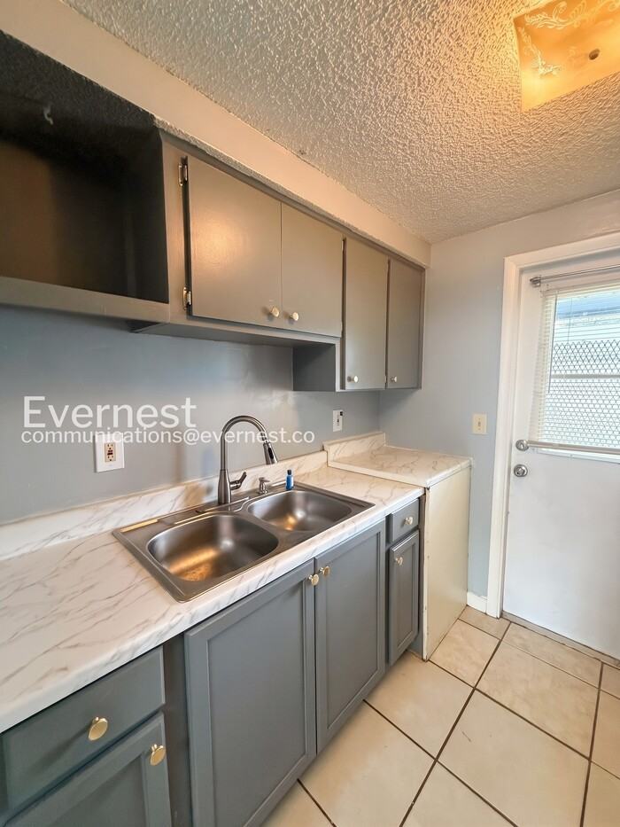 3807 Phillips St #A - Photo 3 of 20