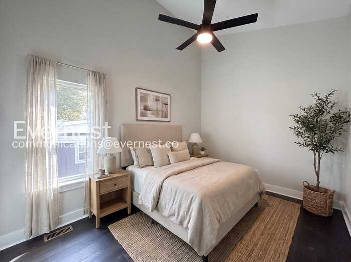 2400 Lloyd Ave - Photo 5 of 22