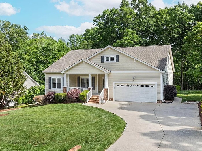 185 Briarwood Pl - Photo 2 of 35