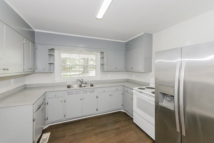 1218 Cherokee Ave - Photo 6 of 15