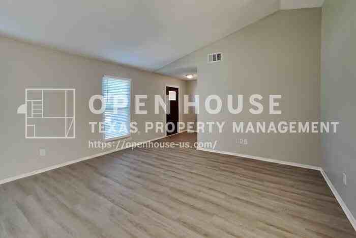 1702 Crimson Ct - Photo 5 of 20