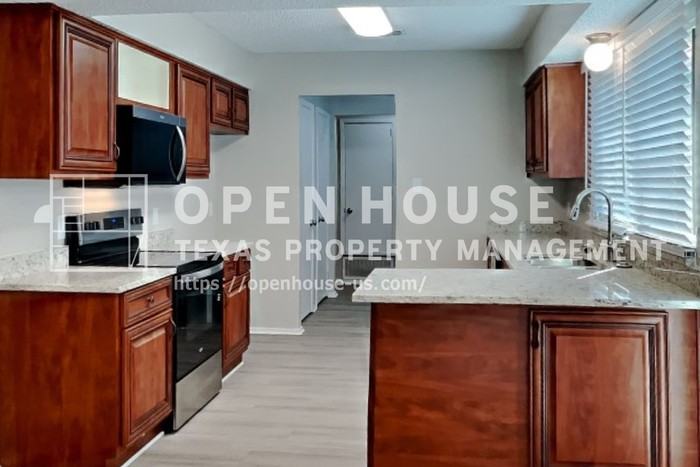 1702 Crimson Ct - Photo 6 of 20