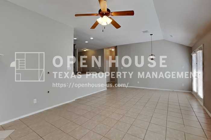 437 Sandy Creek Dr - Photo 5 of 20