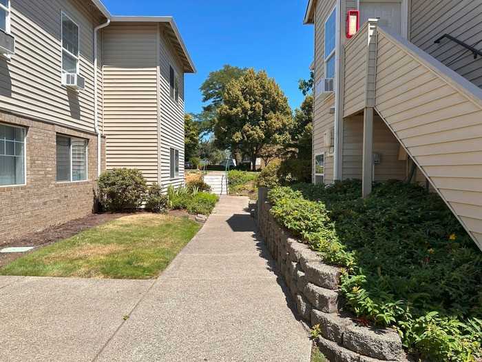 7915 Sw Hall Blvd #1-7915E - Photo 2 of 11