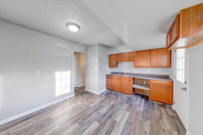 3043 S Mooresville Rd - Photo 4 of 13