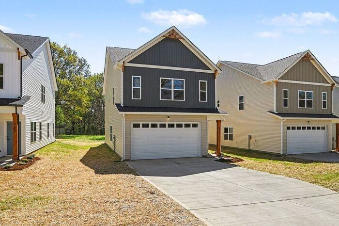 562 W Wilson Ave - Photo 4 of 50