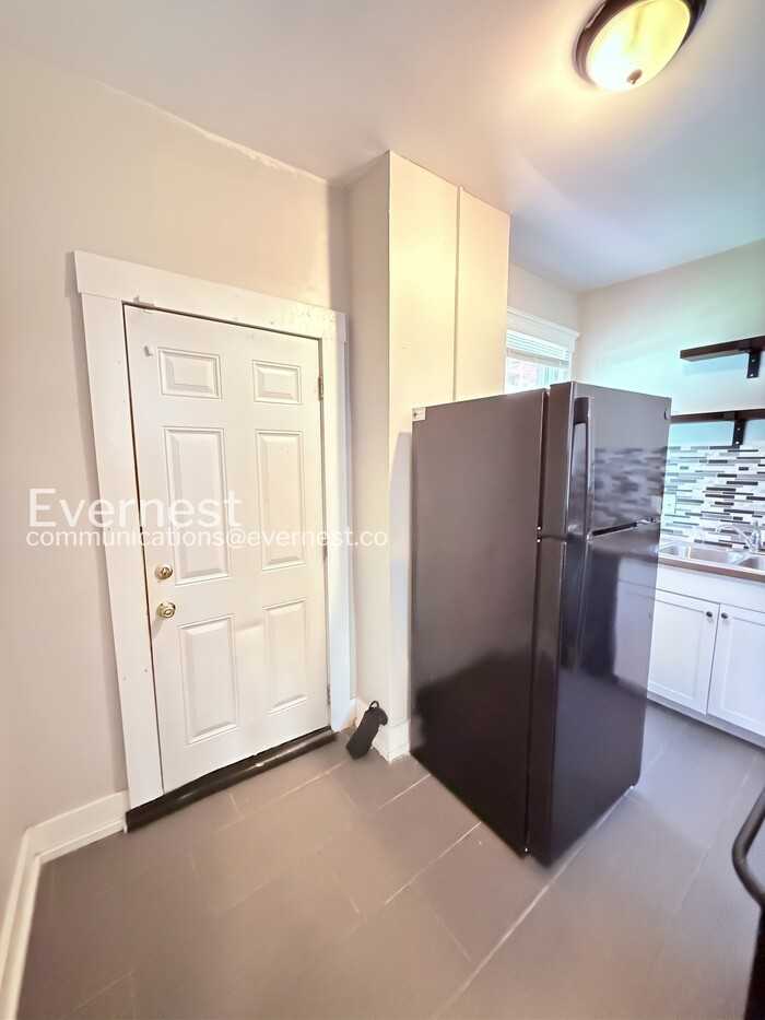 1 Westminster St - Photo 3 of 19