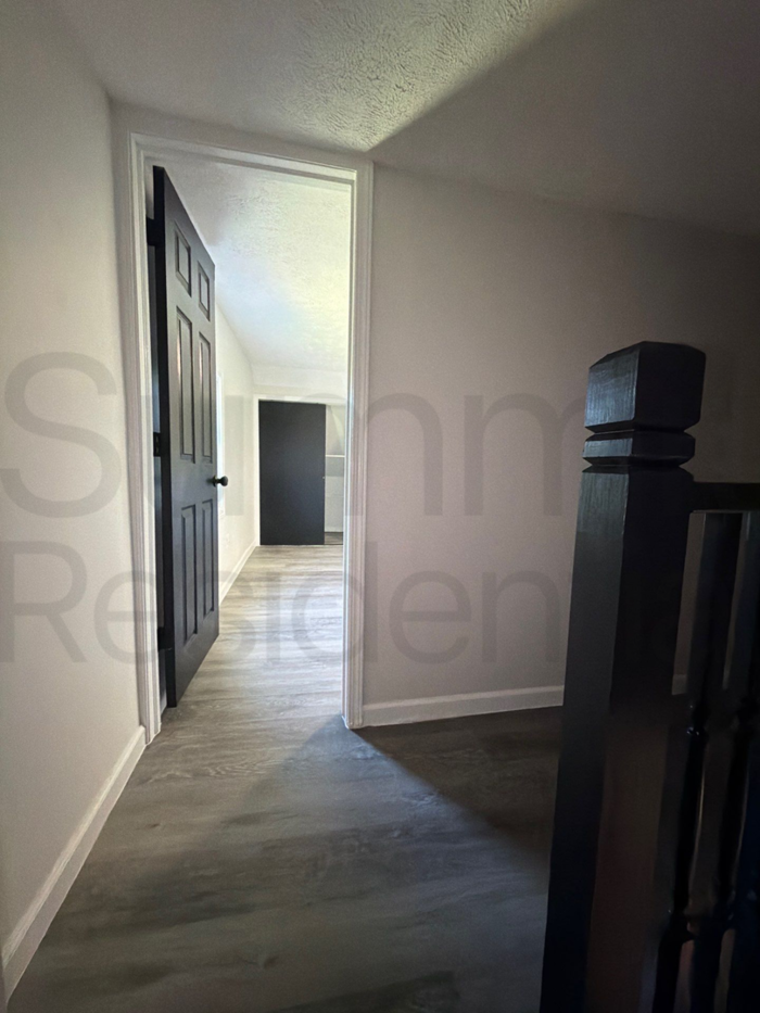 556 Oak St - Photo 6 of 8