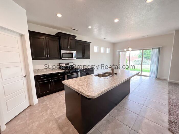 1755 S 1380 W - Photo 4 of 18