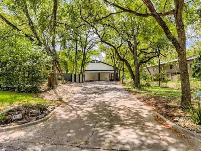 1913 Lightsey Rd #A - Photo 6 of 30